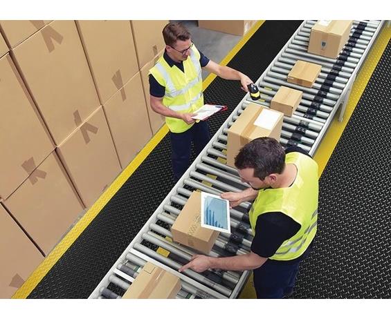 479 ANTI-FATIGUE WORKSTATION MAT CUSHION TRAX&#174; / 975 ANTI-FATIGUE MAT CUSHION TRAX&#174; ULTRA™